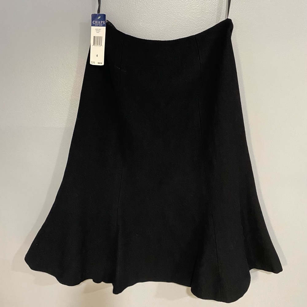 Ralph Lauren CHAPS New with Tags Size 4 Black Wool skirt- Fully lined
